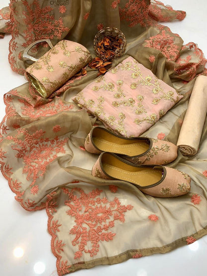 ✨ Fancy Collection 5-Piece Crinkle Chiffon Embroidered Suit with Matching Khussa & Clutch
