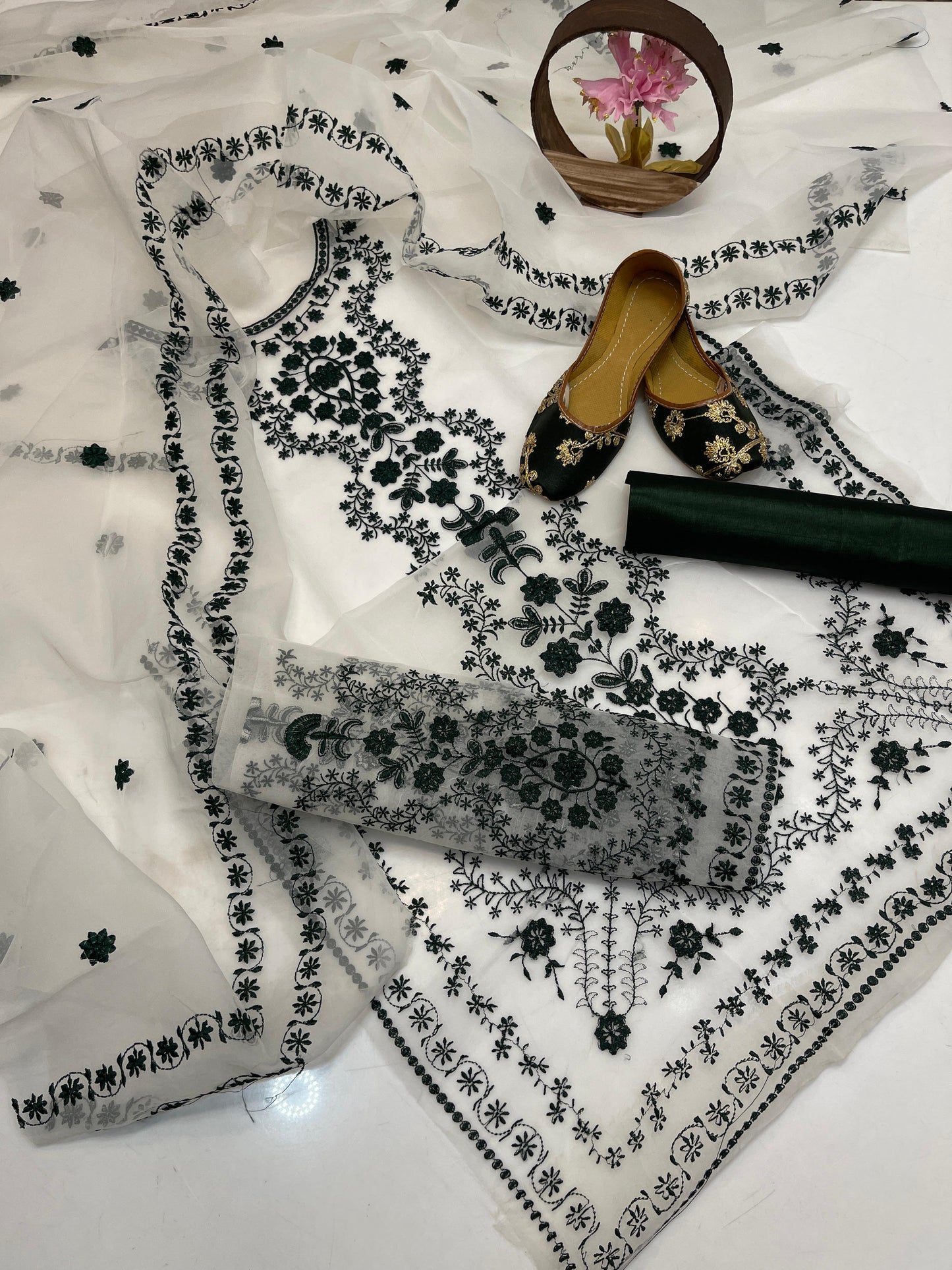 ✨ New Collection Organza Embroidered Suit with Organza Dupatta & Matching Khusa Gift
