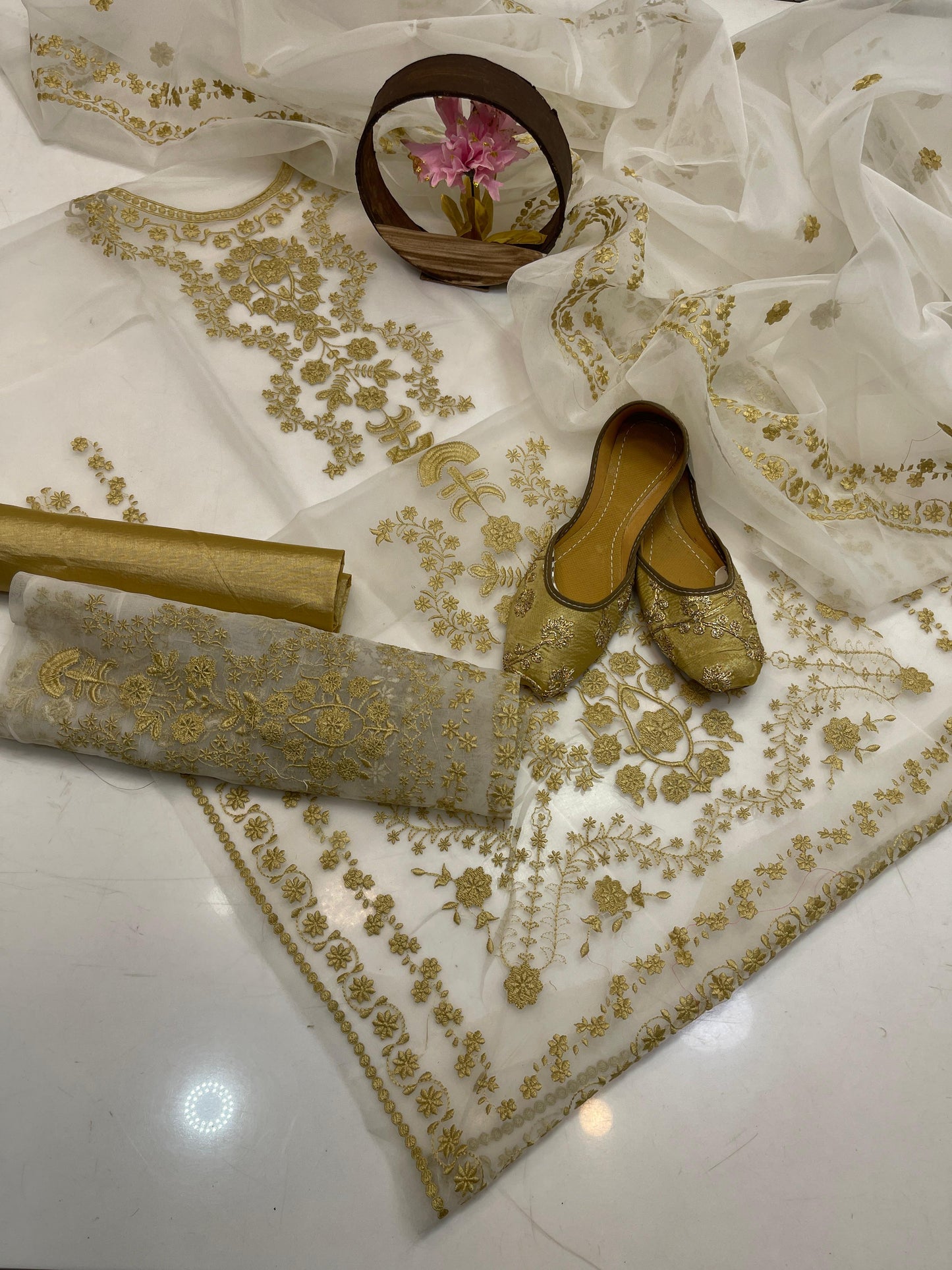 ✨ New Collection Organza Embroidered Suit with Organza Dupatta & Matching Khusa Gift