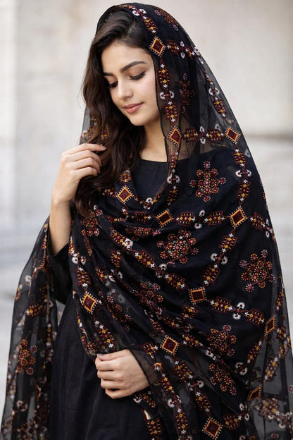 ✨ NEW COLLECTION 2025 – Pure Crinkle 9mm Computer Embroidered Suit with 4-Border Check Jaal Chaddar