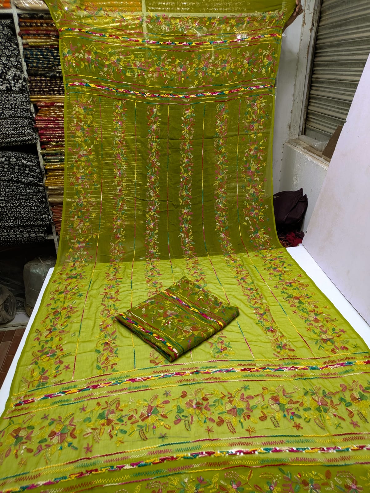 ✨ Most Demanded Collection – Soft Crinkle Chiffon Handmade Kacha Tarkashi Tanka Mirror Work 2-Piece Suit