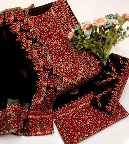 ✨ New Summer Arrival – Soft Lawn Sindhi Embroidered 3-Piece Suit with Chiffon Dupatta